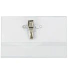 identyfikator grand z klipsem i agrafką.webp