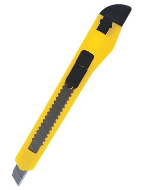 nóż 9 mm plastikowa obudowa aksa.PNG